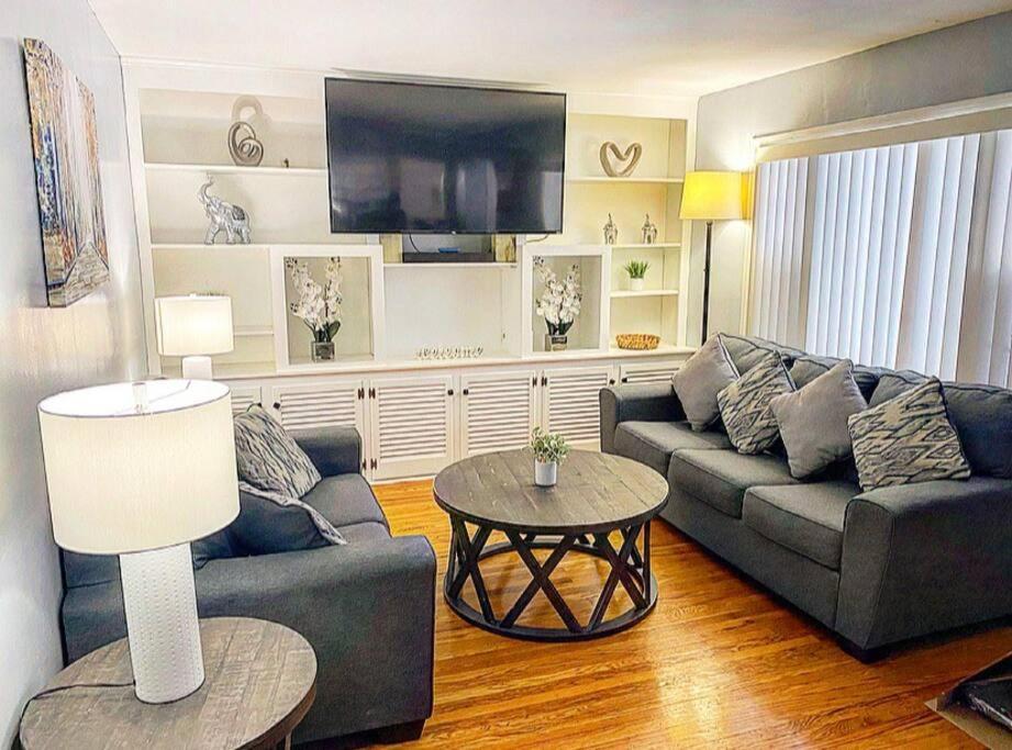 Adorable&Cozy Suburban Home Mins From Dwtn/Airport Rochester Eksteriør bilde