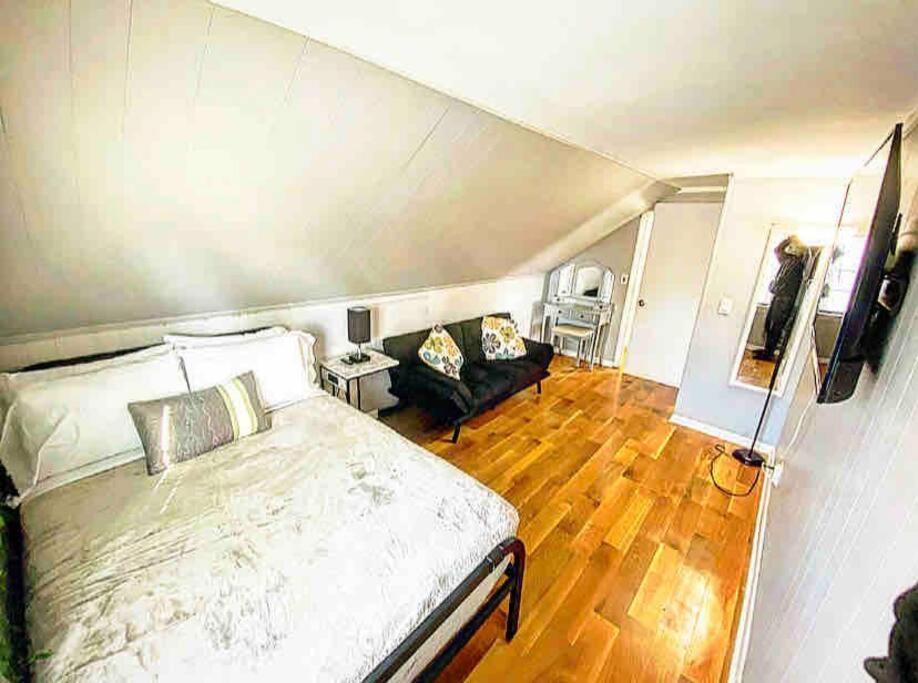 Adorable&Cozy Suburban Home Mins From Dwtn/Airport Rochester Eksteriør bilde