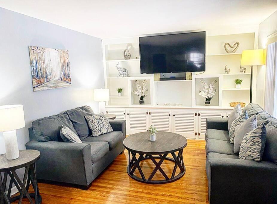 Adorable&Cozy Suburban Home Mins From Dwtn/Airport Rochester Eksteriør bilde